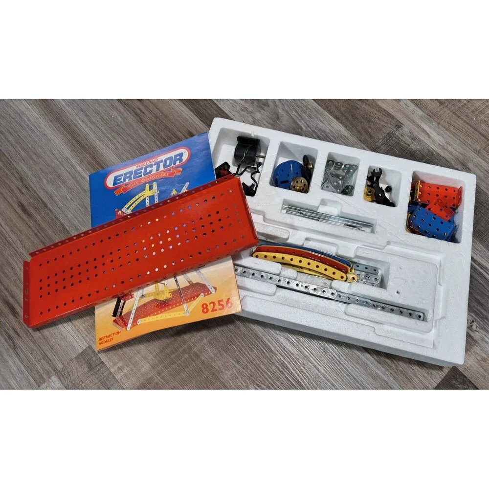 1994 Meccano Erector 8256 Motorized Ferris Wheel 25 Models Set